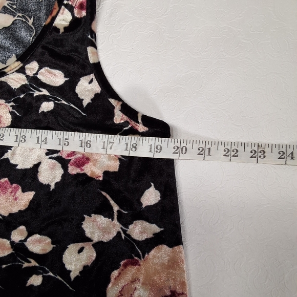 Free Kisses Tank Top Blouse Size XL - Picture 4 of 6